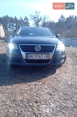 Универсал Volkswagen Passat 2005 в Ровно