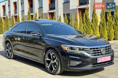 Седан Volkswagen Passat 2020 в Луцке
