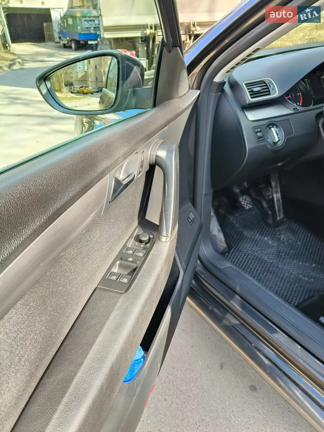 2010 Volkswagen Passat - мініатюра 7