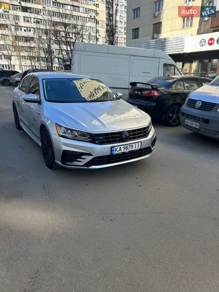 Седан Volkswagen Passat 2016 в Киеве