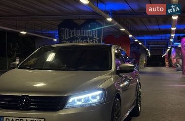 Седан Volkswagen Passat 2013 в Сквире