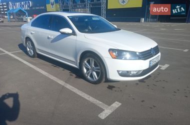Седан Volkswagen Passat 2012 в Чернігові