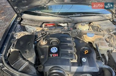 Седан Volkswagen Passat 2001 в Зарічному