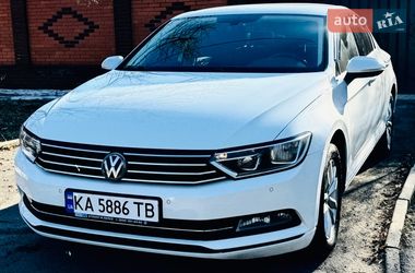 Седан Volkswagen Passat 2015 в Києві