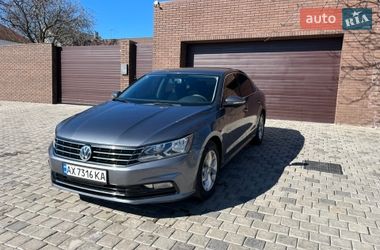 Седан Volkswagen Passat 2017 в Харькове
