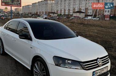 Седан Volkswagen Passat 2014 в Киеве