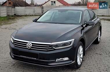 Седан Volkswagen Passat 2017 в Первомайске