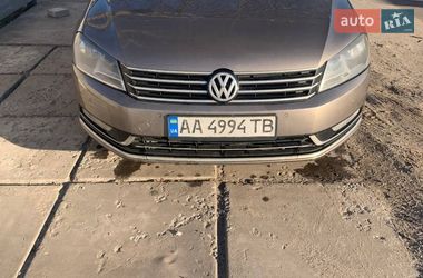 Седан Volkswagen Passat 2011 в Киеве