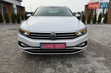 Универсал Volkswagen Passat 2022 в Вараше