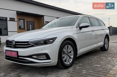 Универсал Volkswagen Passat 2022 в Вараше