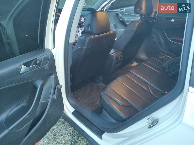 Универсал Volkswagen Passat 2009 в Надворной