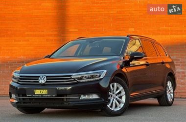 Универсал Volkswagen Passat 2018 в Киеве