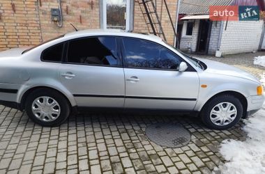 Седан Volkswagen Passat 1997 в Бердичеве