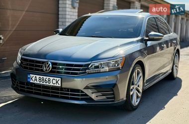 Седан Volkswagen Passat 2019 в Киеве