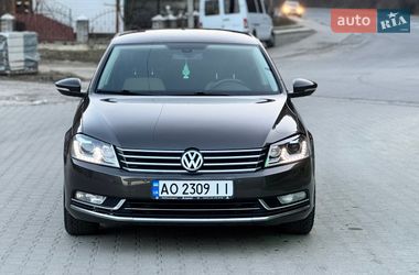 Седан Volkswagen Passat 2013 в Рахове