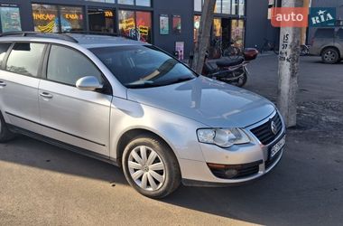 Универсал Volkswagen Passat 2009 в Емильчине