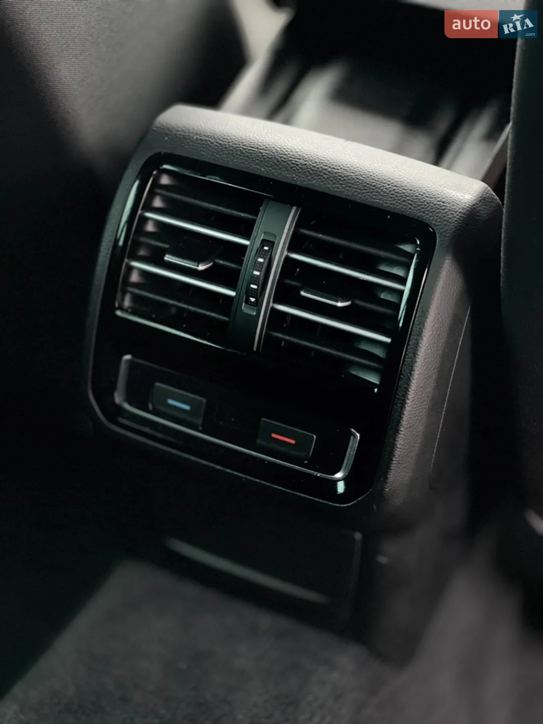 2019 Volkswagen Passat - мініатюра 32