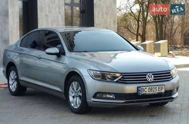 Седан Volkswagen Passat 2016 в Львові