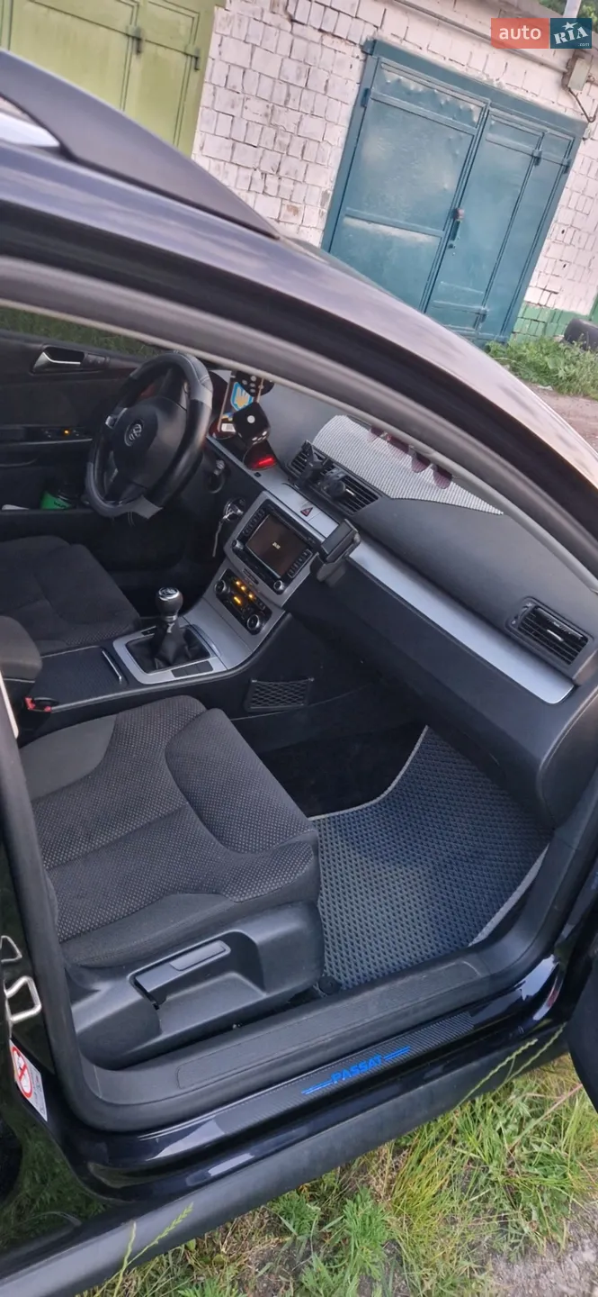 2010 Volkswagen Passat - мініатюра 6