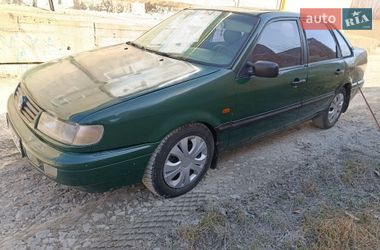 Седан Volkswagen Passat 1994 в Луцьку