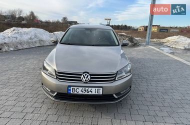 Седан Volkswagen Passat 2012 в Львове