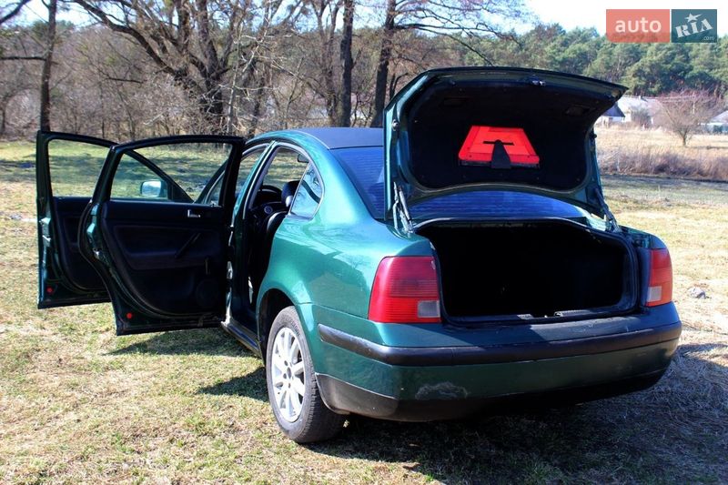 Седан Volkswagen Passat 1999 в Кременце