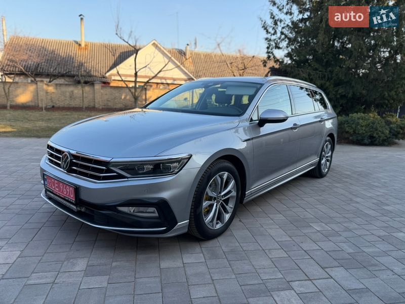 Універсал Volkswagen Passat 2021 в Житомирі