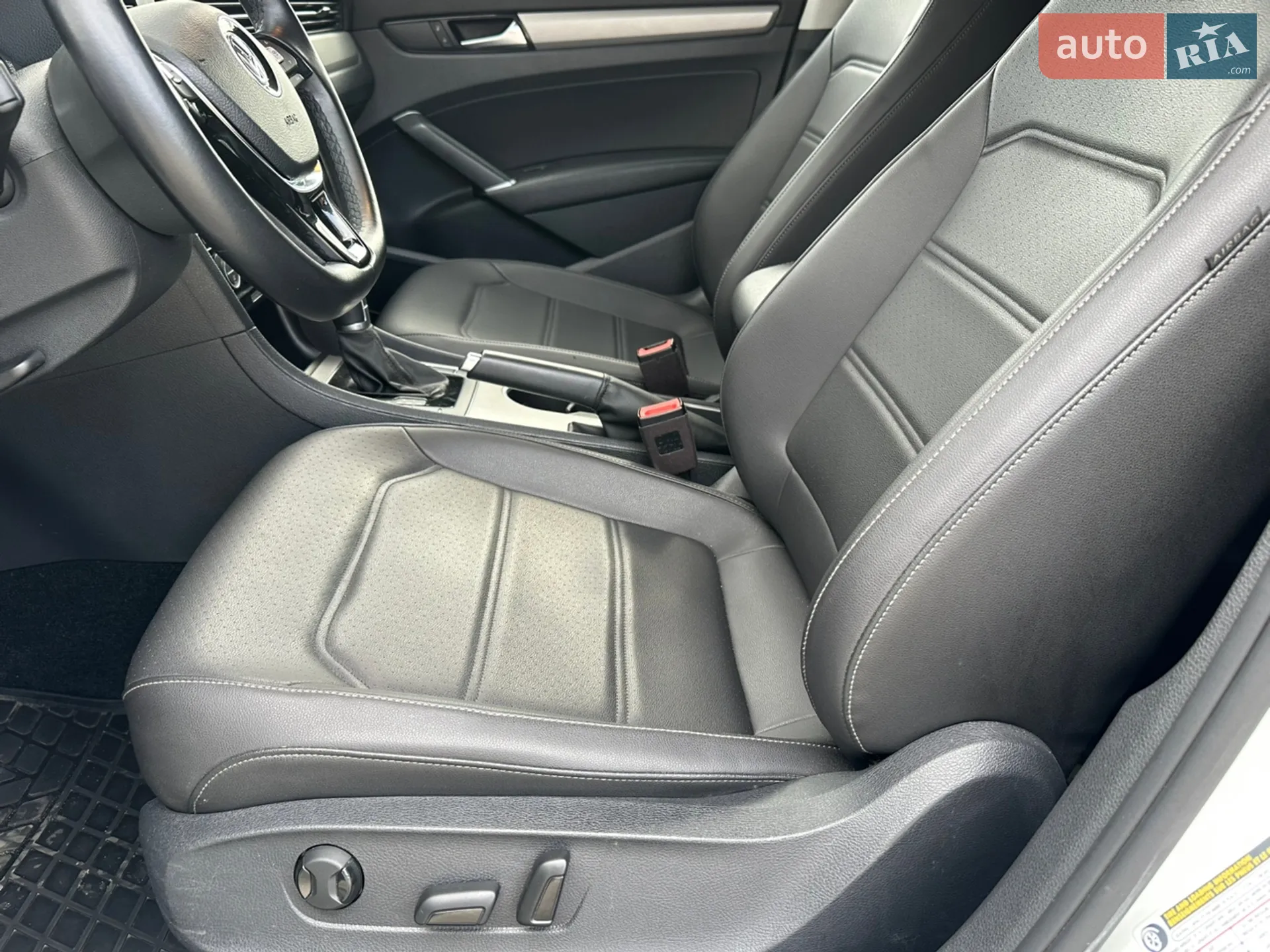 2020 Volkswagen Passat - мініатюра 21