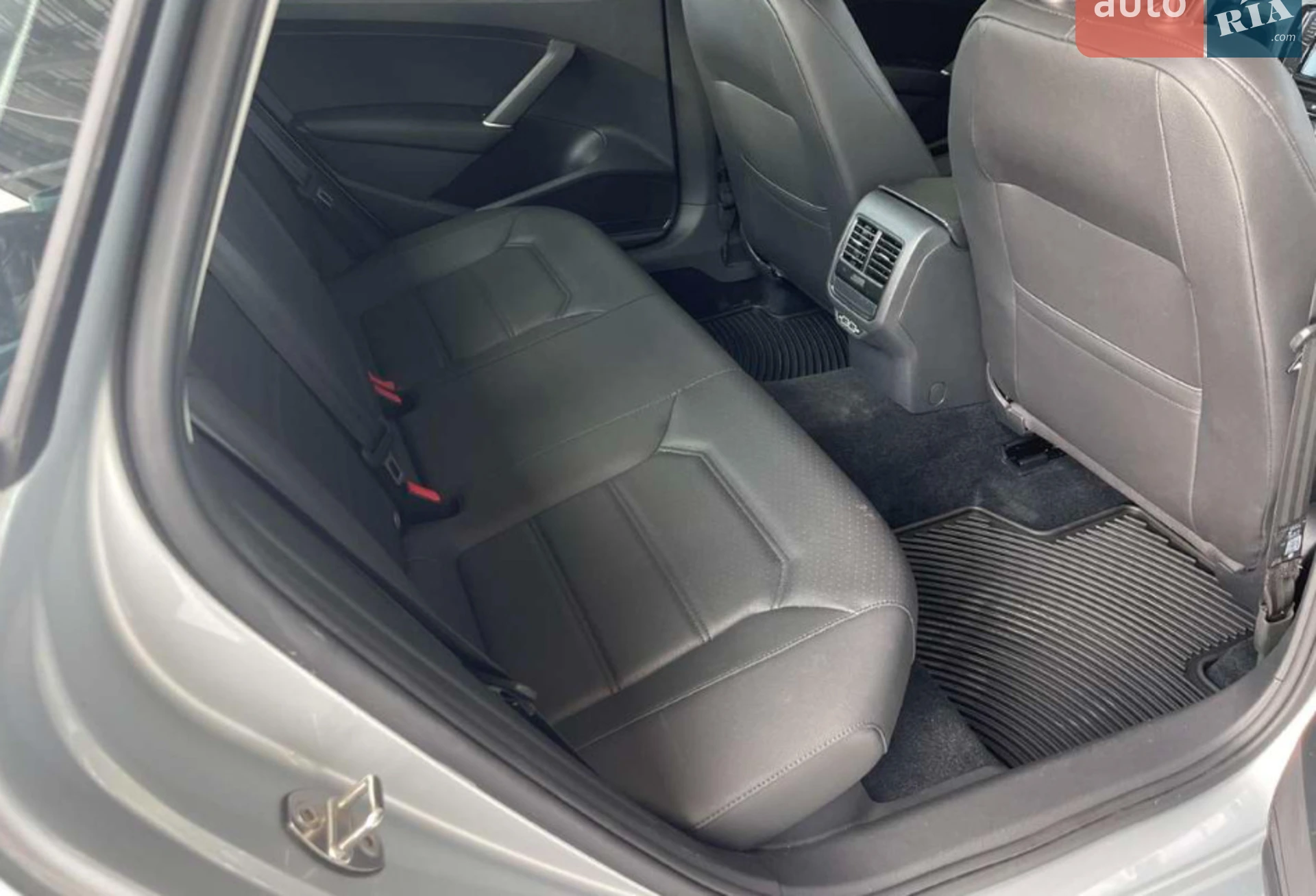 2019 Volkswagen Passat - мініатюра 4
