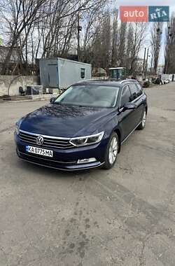 Універсал Volkswagen Passat 2015 в Києві