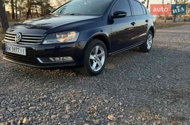 Седан Volkswagen Passat 2013 в Рівному