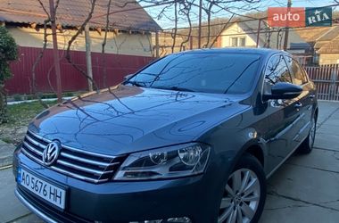Седан Volkswagen Passat 2014 в Иршаве