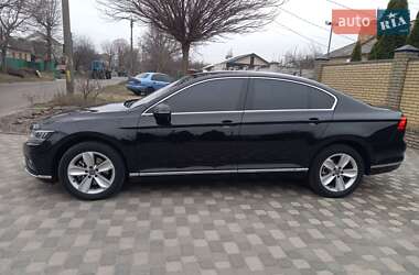 Седан Volkswagen Passat 2021 в Черкасах