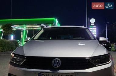 Універсал Volkswagen Passat 2015 в Хмельницькому