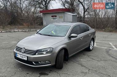 Седан Volkswagen Passat 2012 в Корсунь-Шевченківському