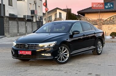 Седан Volkswagen Passat 2021 в Рівному
