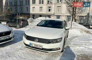 Седан Volkswagen Passat 2015 в Львові