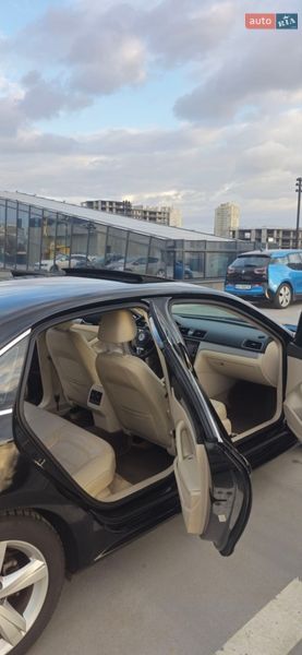 Седан Volkswagen Passat 2013 в Киеве