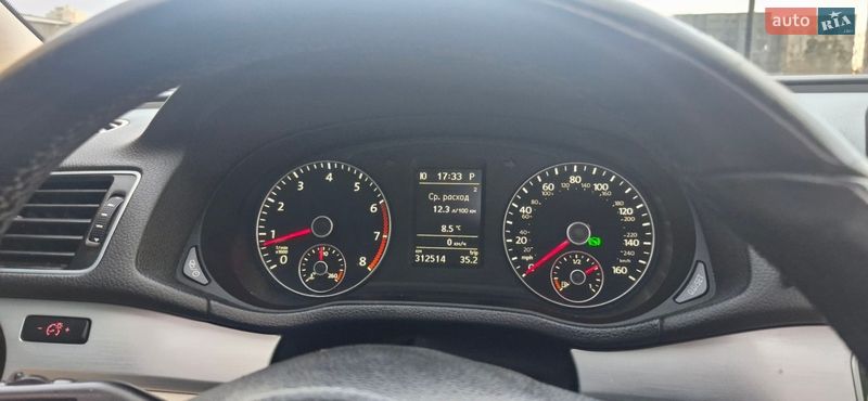 Седан Volkswagen Passat 2013 в Киеве