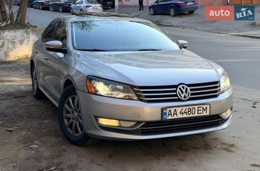 Седан Volkswagen Passat 2013 в Києві