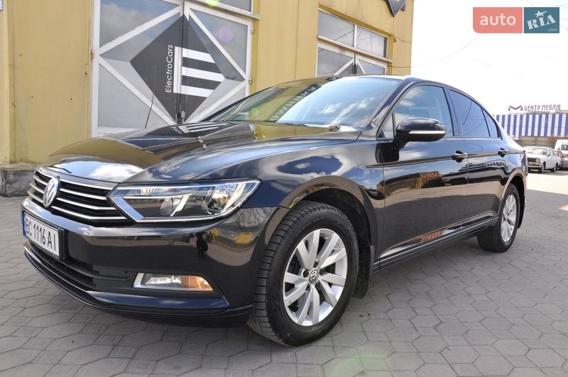 Седан Volkswagen Passat 2017 в Львове