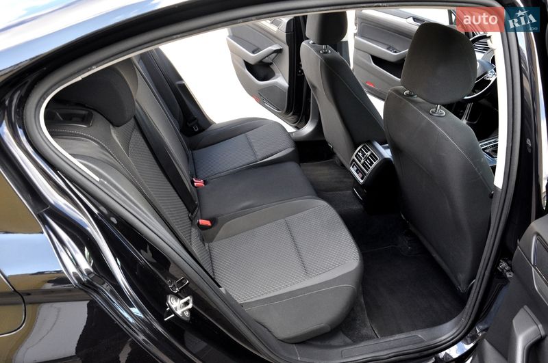 Седан Volkswagen Passat 2017 в Львове