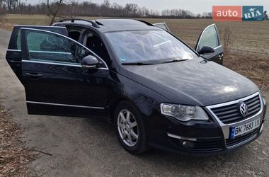 Універсал Volkswagen Passat 2009 в Дубровиці