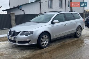 Універсал Volkswagen Passat 2005 в Новояворівську