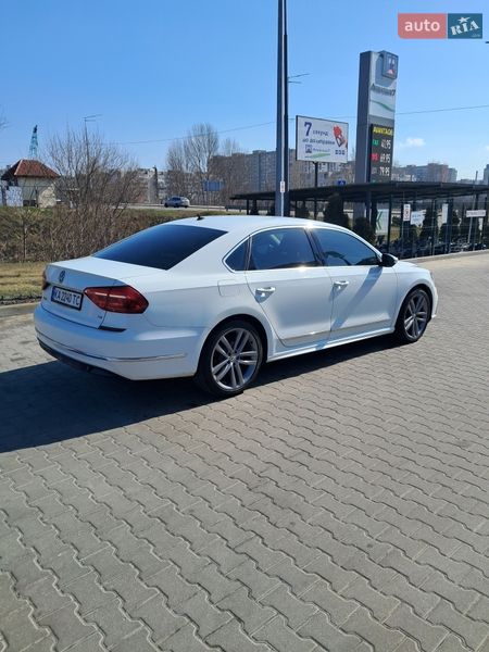 Седан Volkswagen Passat 2016 в Киеве