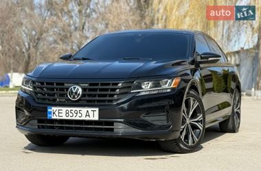 Седан Volkswagen Passat 2019 в Днепре