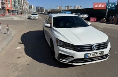 Седан Volkswagen Passat 2016 в Киеве