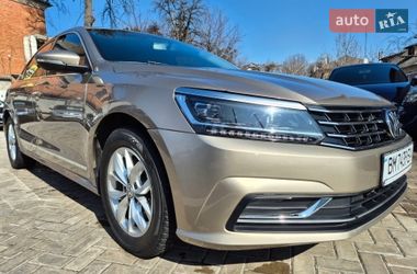 Седан Volkswagen Passat 2016 в Сумах