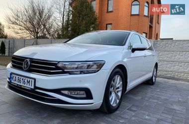 Універсал Volkswagen Passat 2019 в Житомирі