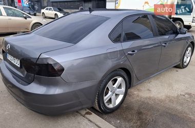 Седан Volkswagen Passat 2012 в Києві